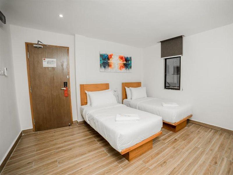 The Point Boutique Hotel Джохор Бахру Екстериор снимка